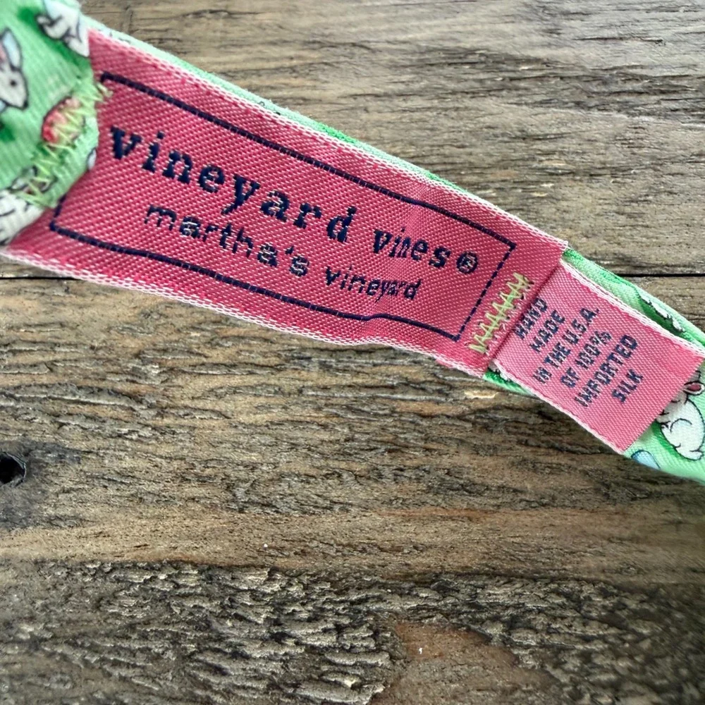Vineyard Vines Mens Green Silk Easter Bunny‎ Egg Print Self Tie Bow Tie USA Made